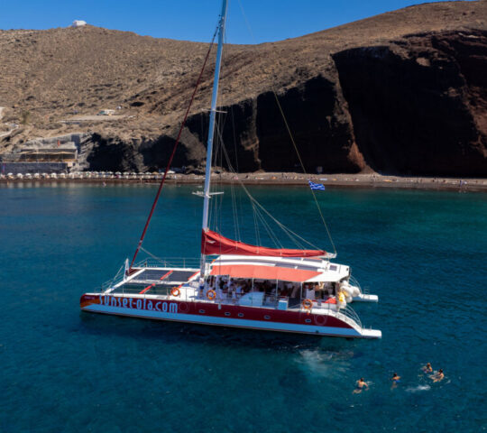 Shared Catamaran Cruise – Red cruise – Sunset Oia