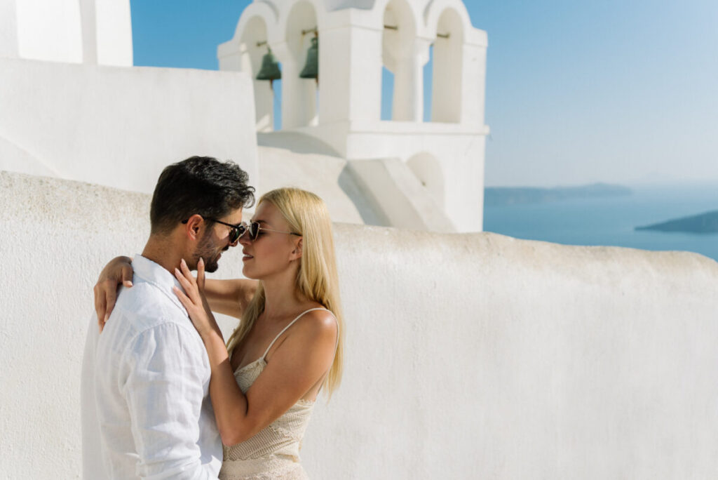Where to propose in Santorini: Best Spots & Ideas for your special day